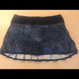EUC Lululemon navy/white tennis skirt sz 6